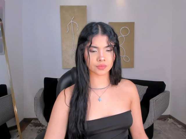 MiaLaurence live cam on BongaCams