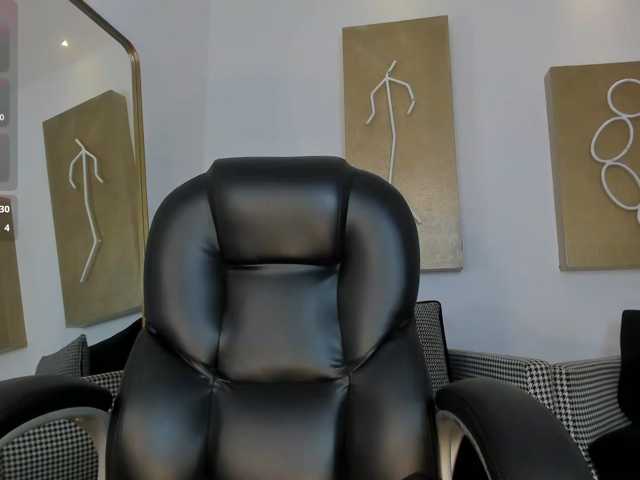 MiaLaurence
