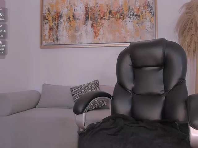 MiaLaurence