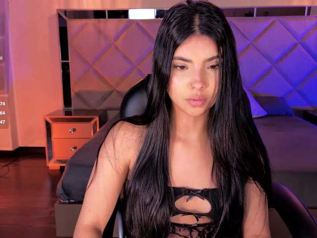 MiaLaurence live cam on BongaCams