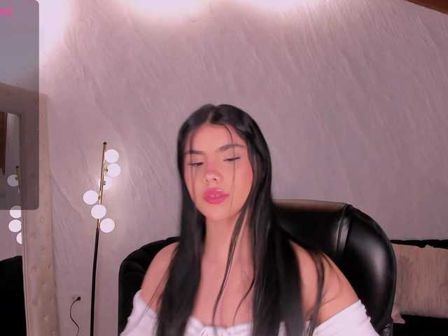 MiaLaurence live cam on BongaCams