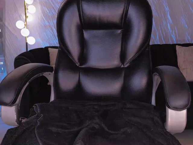 MiaLaurence live cam