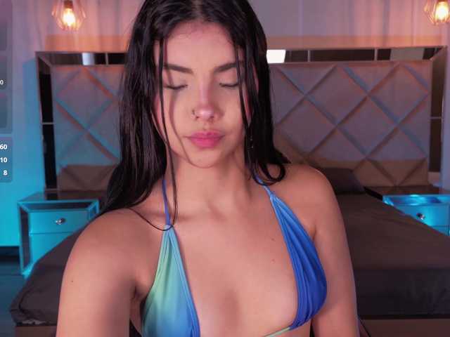 MiaLaurence live cam on BongaCams