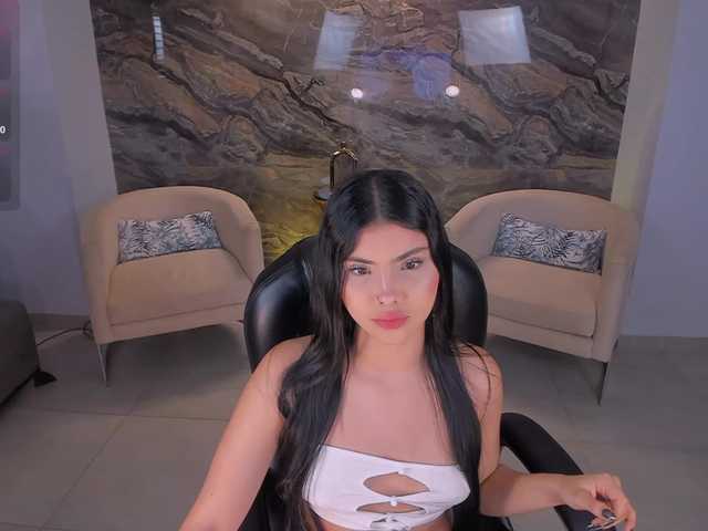 MiaLaurence live cam on BongaCams