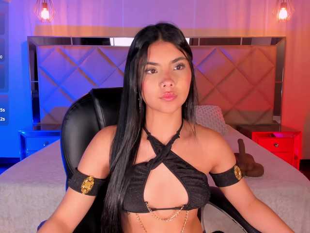 MiaLaurence