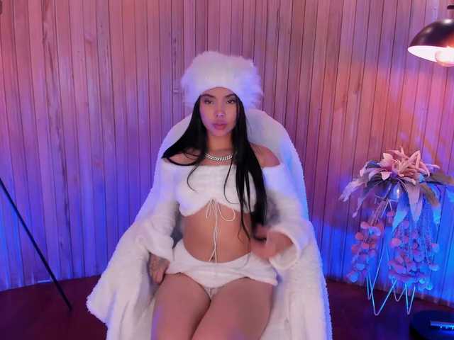 MiaLaurence live cam on BongaCams