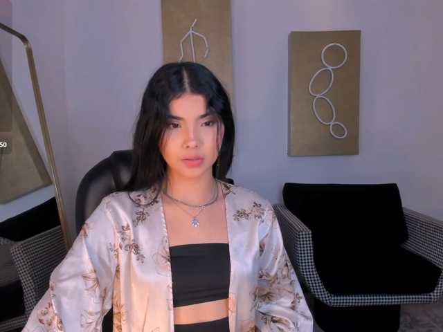 MiaLaurence live cam on BongaCams