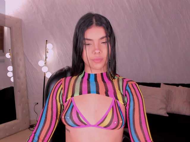 MiaLaurence live cam on BongaCams