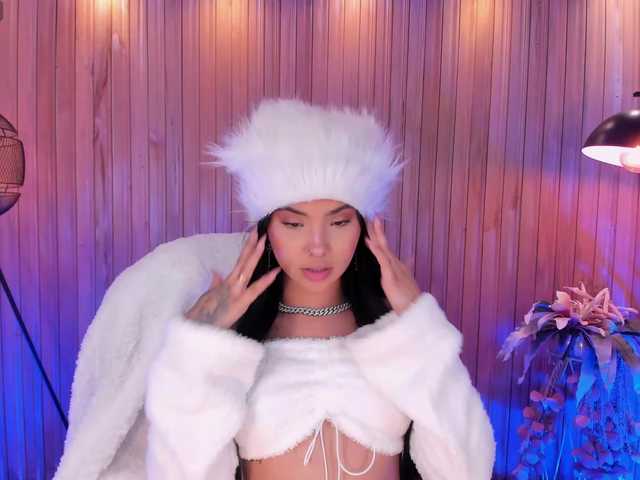 MiaLaurence live cam on BongaCams