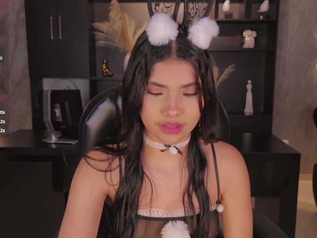 MiaLaurence live cam on BongaCams