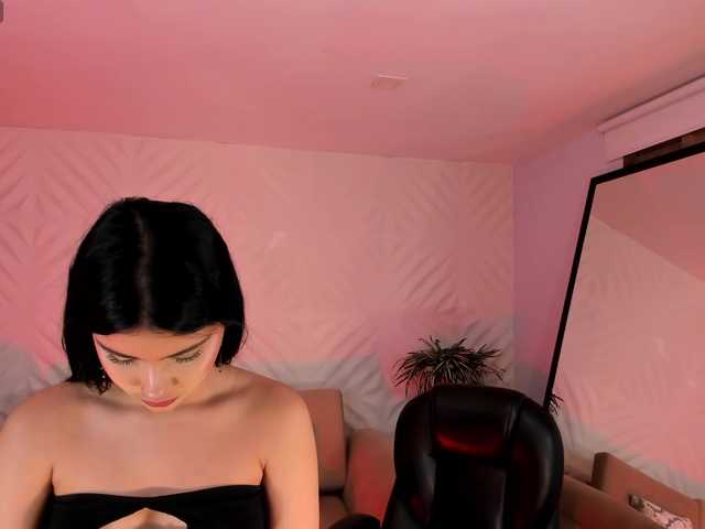 MiaLaurence — live female cam