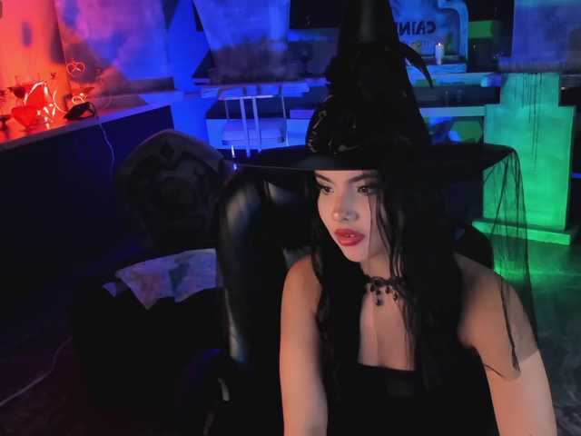 MiaLaurence