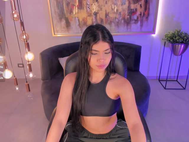 MiaLaurence live webcam show
