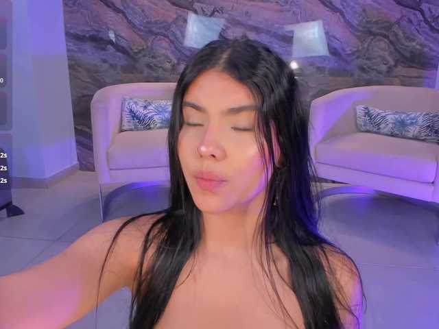 MiaLaurence live cam on BongaCams