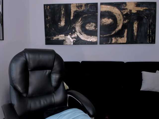 MiaLaurence live cam on BongaCams