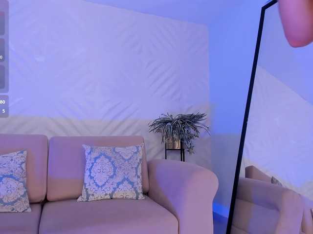 MiaLaurence