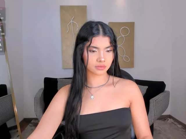 MiaLaurence live cam on BongaCams