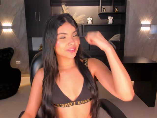 MiaLaurence live cam on BongaCams