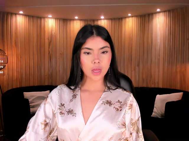 MiaLaurence live cam on BongaCams