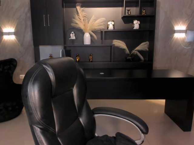MiaLaurence live cam on BongaCams