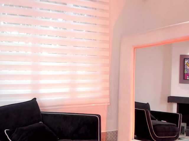 MiaLaurence live cam on BongaCams