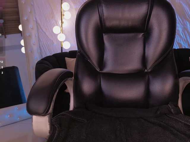 MiaLaurence live cam on BongaCams