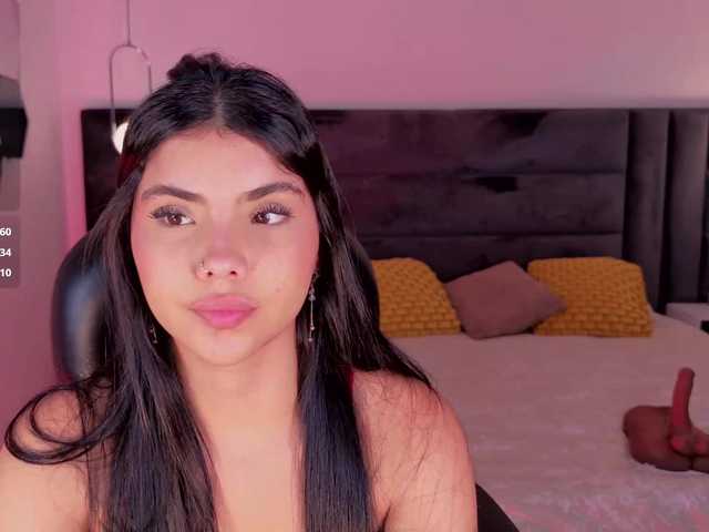 MiaLaurence live webcam show