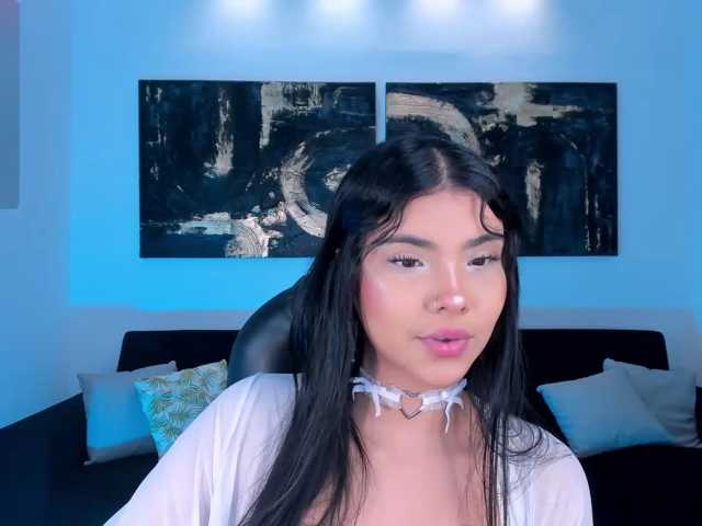 MiaLaurence