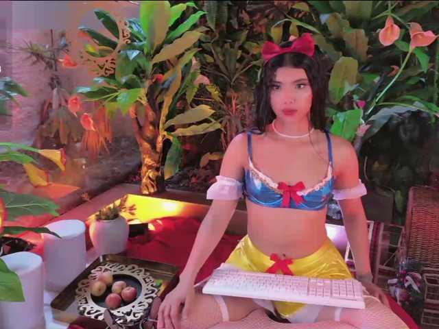 MiaLaurence