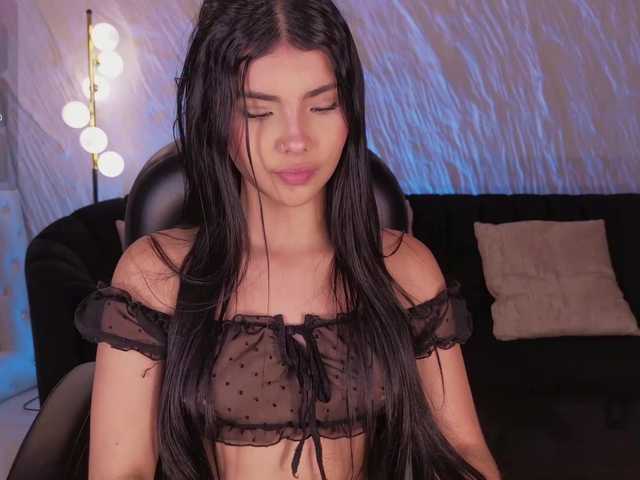 MiaLaurence live cam on BongaCams