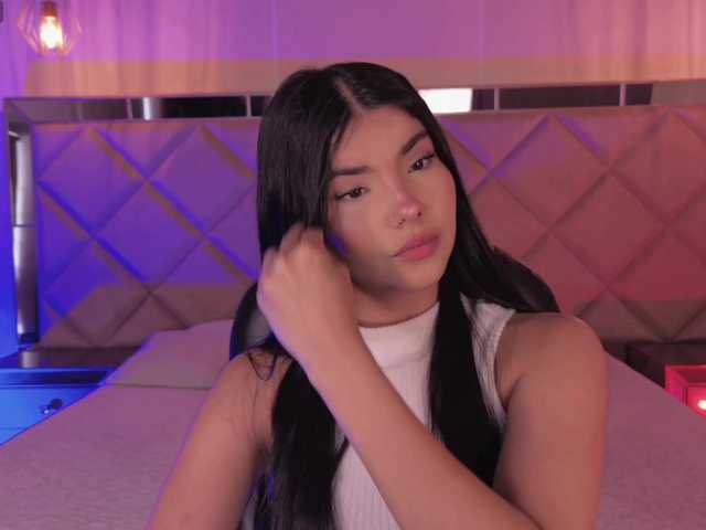 MiaLaurence