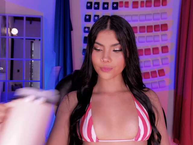 MiaLaurence