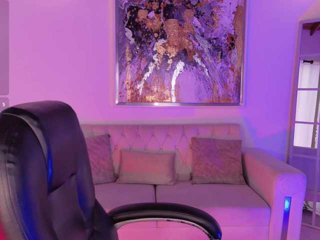 MiaLaurence live cam on BongaCams