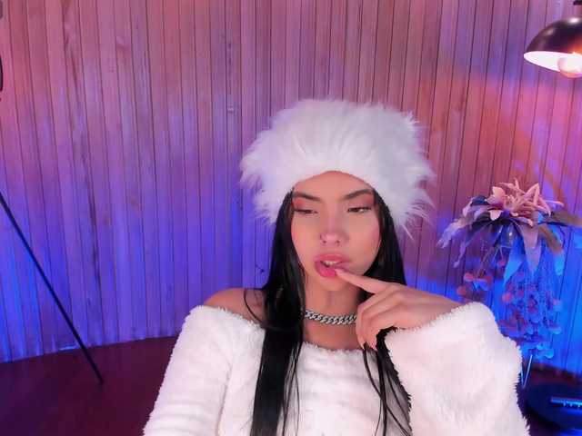 MiaLaurence