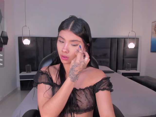 MiaLaurence live cam on BongaCams