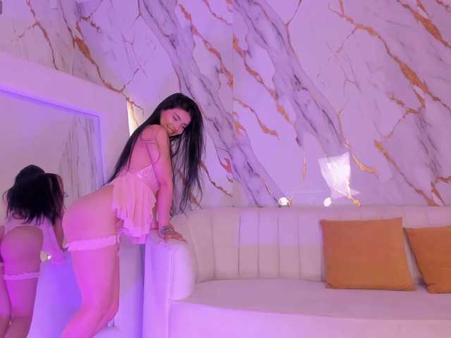 MiaLaurence's BongaCams show and profile