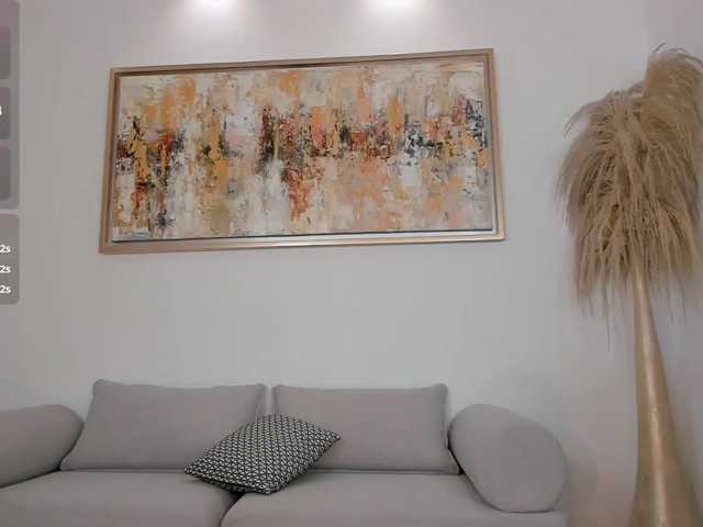 MiaLaurence