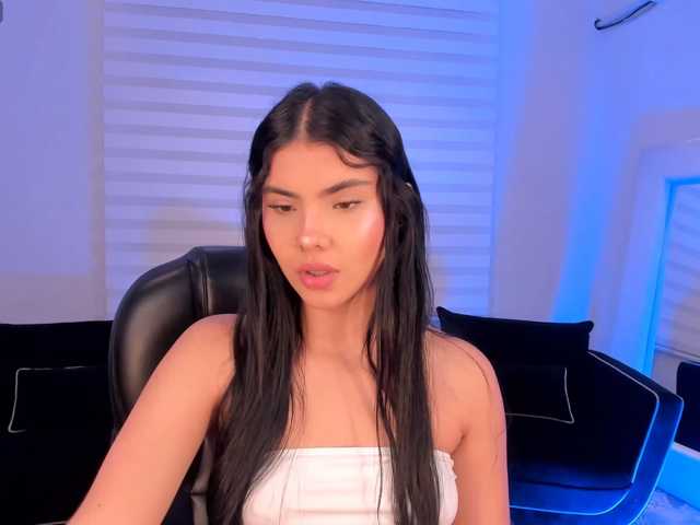 MiaLaurence live cam on BongaCams
