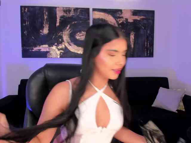 MiaLaurence
