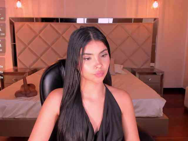 MiaLaurence