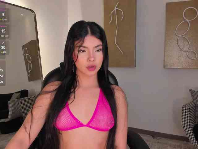 MiaLaurence