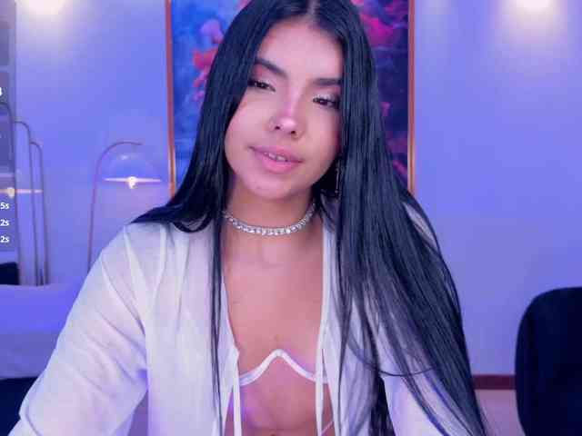 MiaLaurence