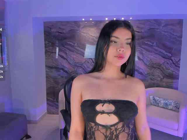 MiaLaurence