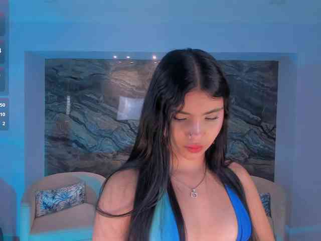 MiaLaurence