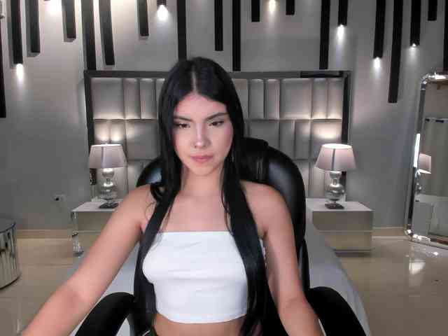 MiaLaurence