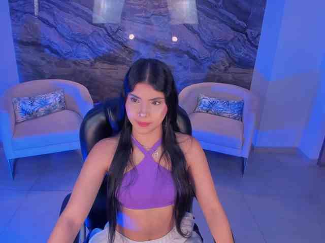 MiaLaurence