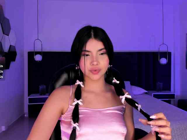 MiaLaurence