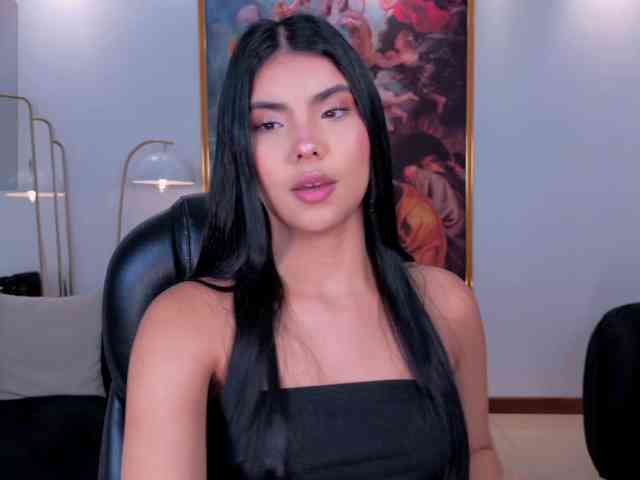 MiaLaurence