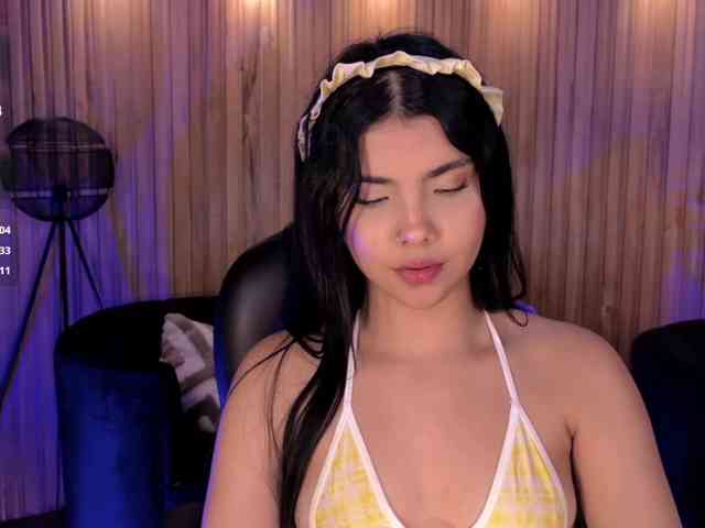 MiaLaurence