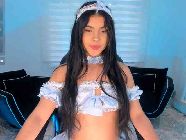 MiaLaurence